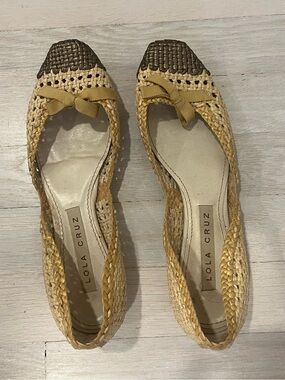 Lola Cruz Anthropologie Rattan Bow Flats
